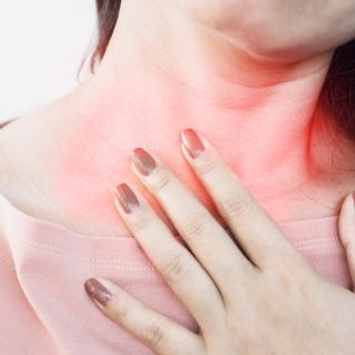 Ameliorează refluxul și aciditatea gastrică